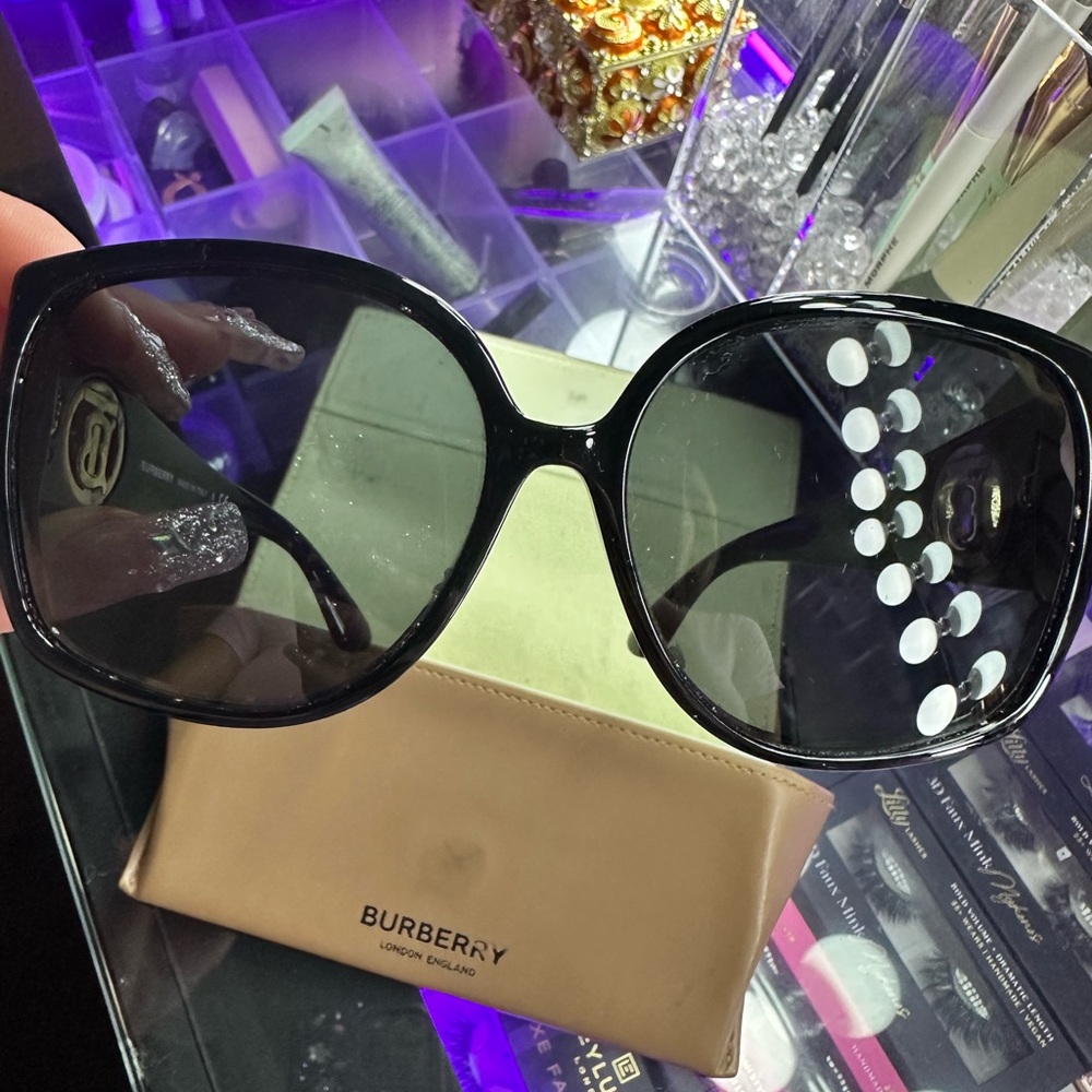 Burberry Black Sunglasses - Picture 2 of 8